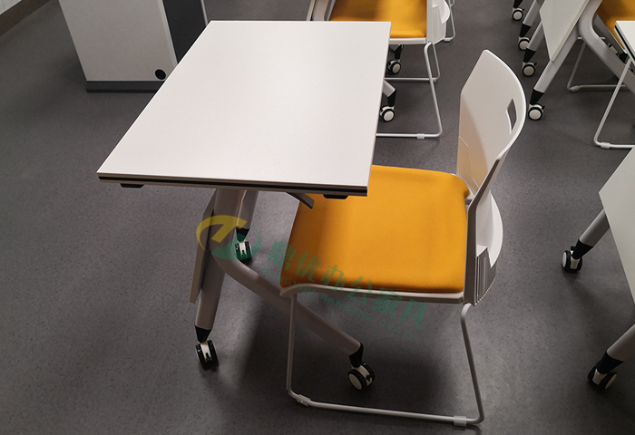学校学生单人课桌椅展示