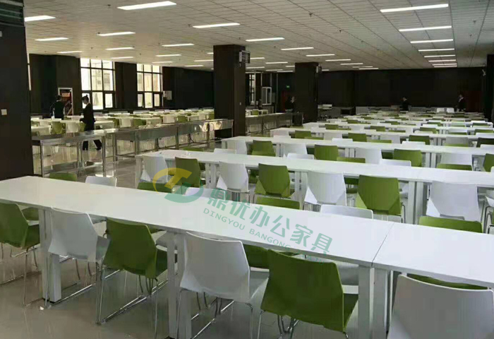 学校饭堂桌椅