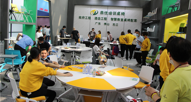 鼎忧培训椅再次亮相于广州第47届国际家具博览会，好评如潮！